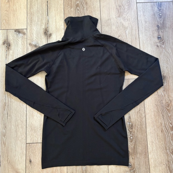 Lululemon black turtleneck size 6 - Picture 1 of 2